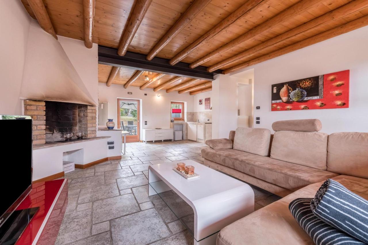 Вилла Casa Rustico Костермано Экстерьер фото